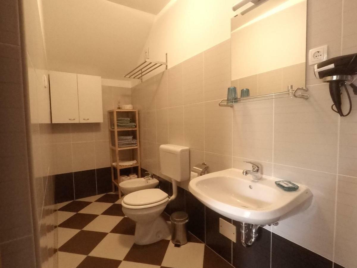 Apartments Pegla Нерезине Экстерьер фото