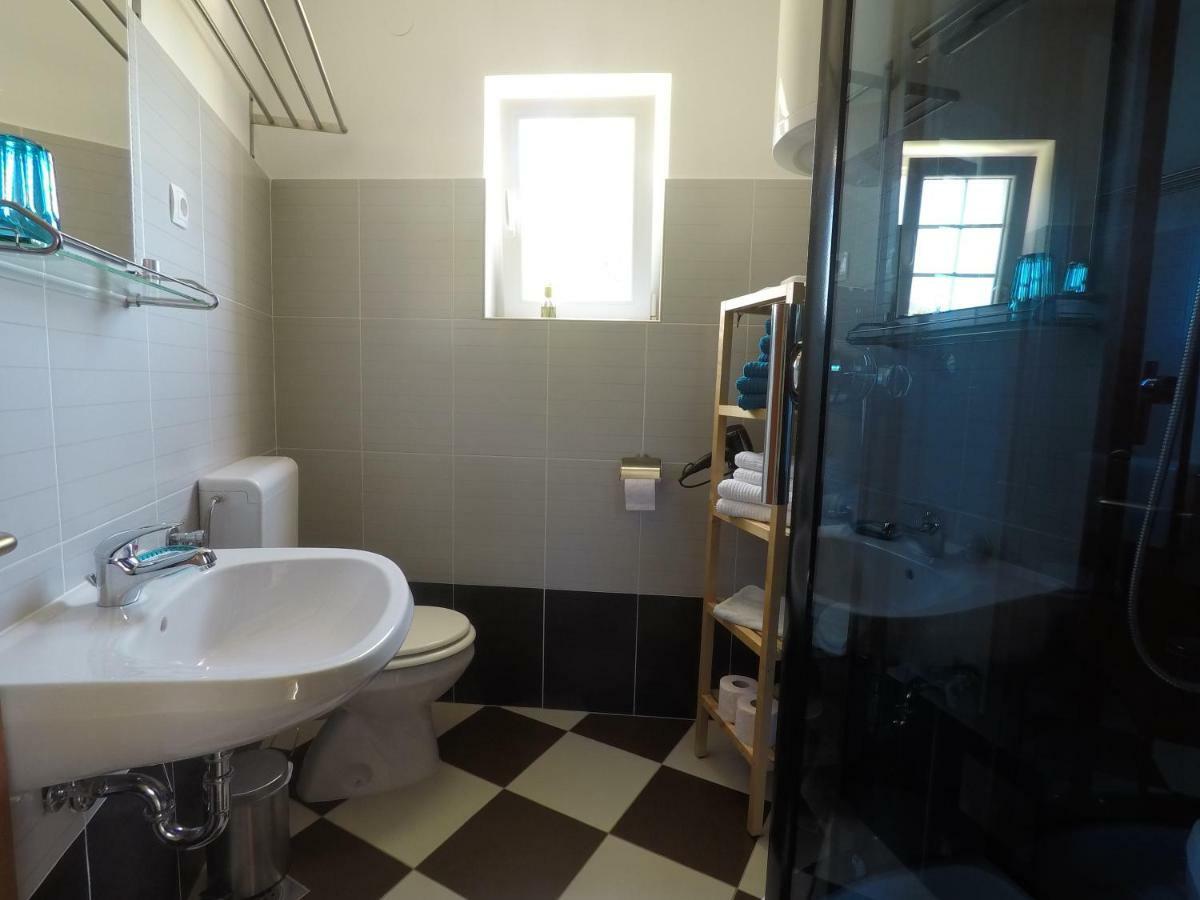 Apartments Pegla Нерезине Экстерьер фото