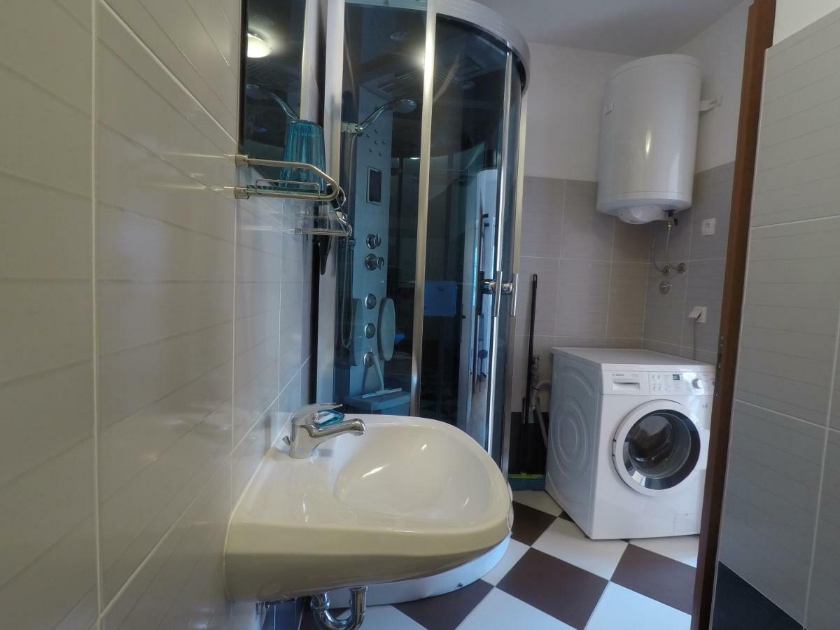 Apartments Pegla Нерезине Экстерьер фото