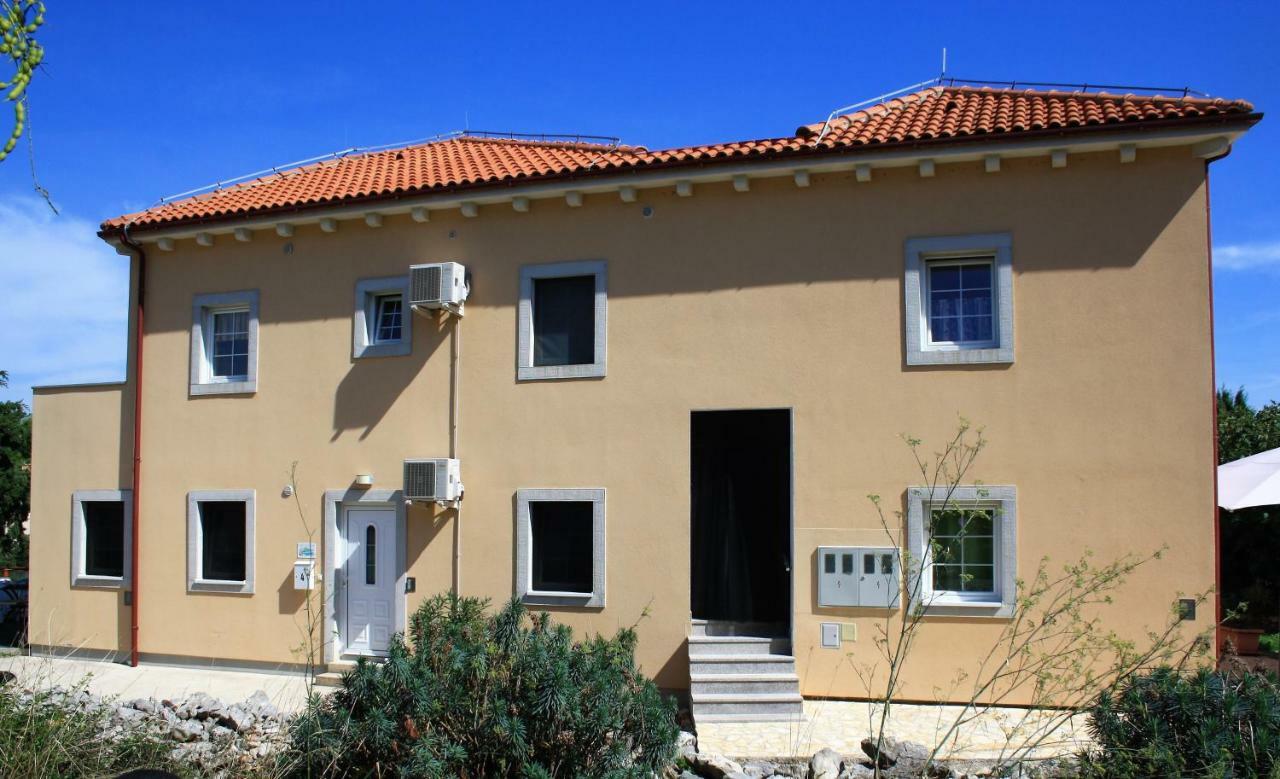 Apartments Pegla Нерезине Экстерьер фото